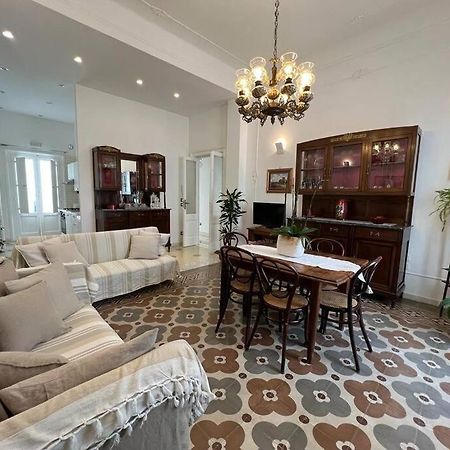 Lux Domus Apartment Bari Bagian luar foto