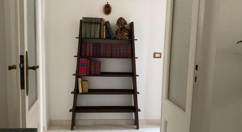 Lux Domus Apartment Bari Bagian luar foto
