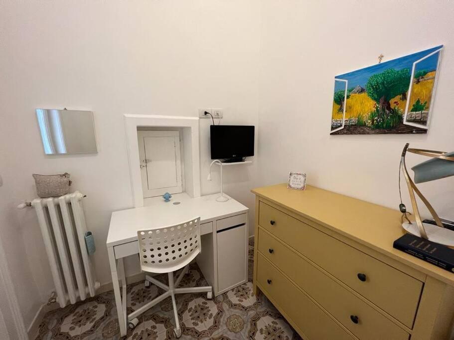 Lux Domus Apartment Bari Bagian luar foto