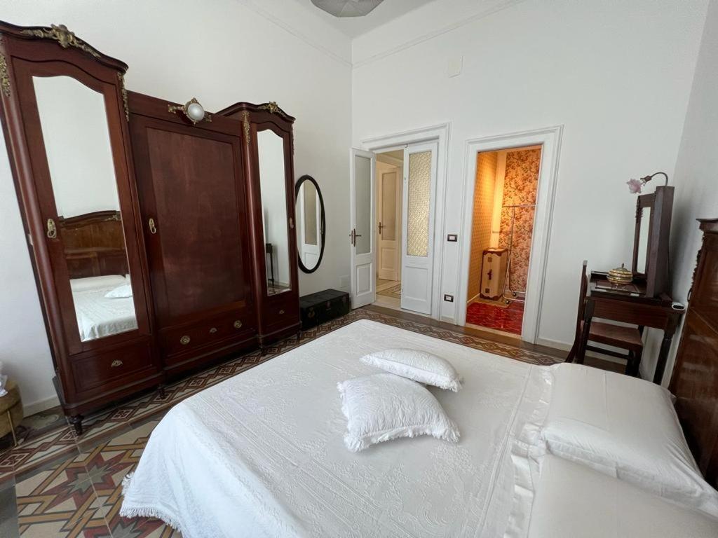 Lux Domus Apartment Bari Bagian luar foto