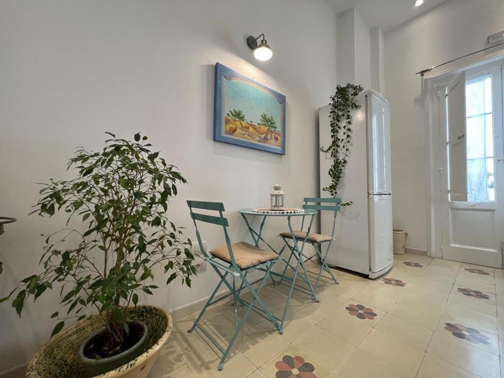 Lux Domus Apartment Bari Bagian luar foto